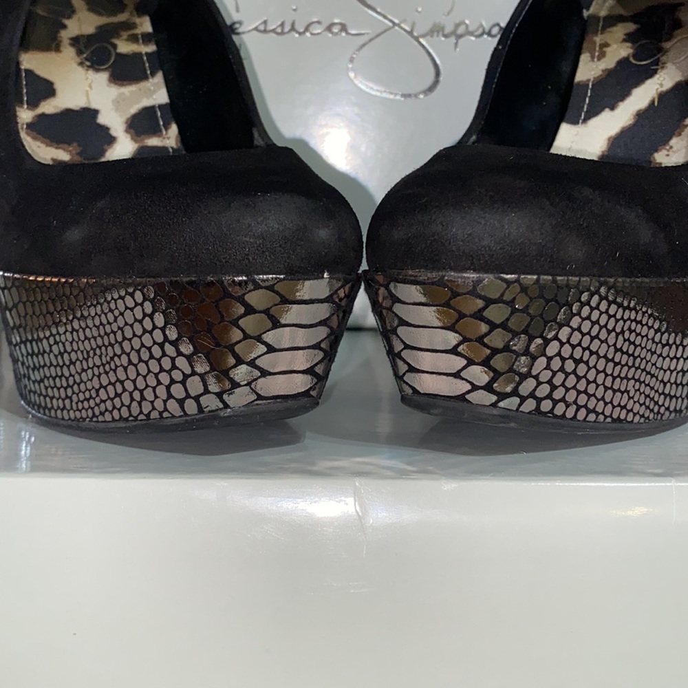 Jessica Simpson - Picture 2 of 12